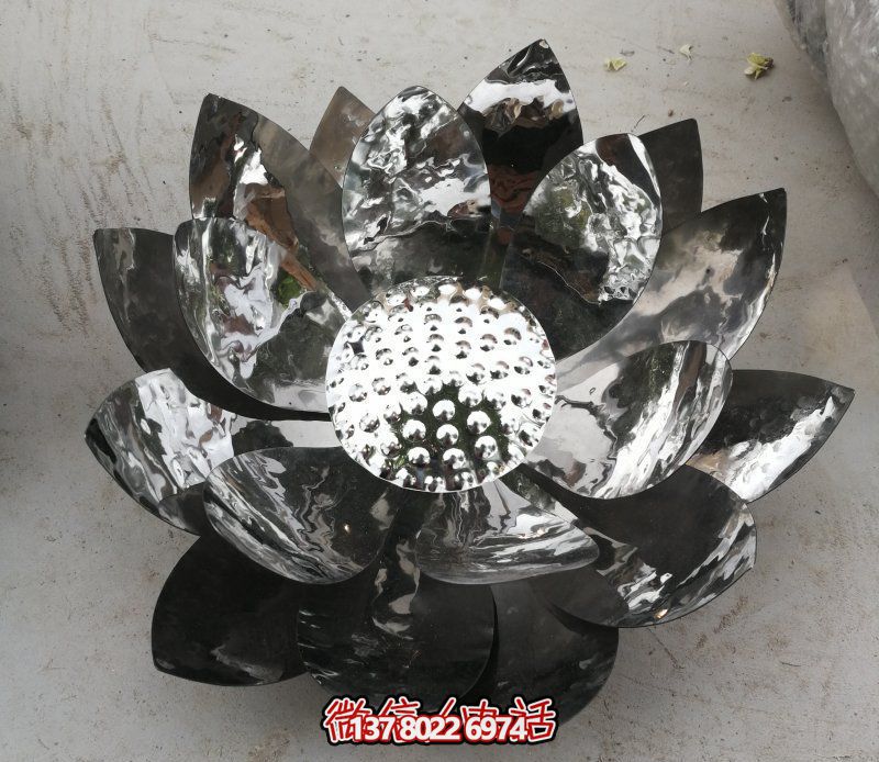 不锈钢镜面几何公园景观荷花雕塑 不锈钢镜面几何公园景观荷花雕塑