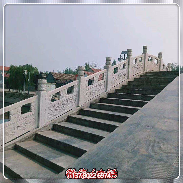 园林石拱桥摆放青石防护栏板栏杆