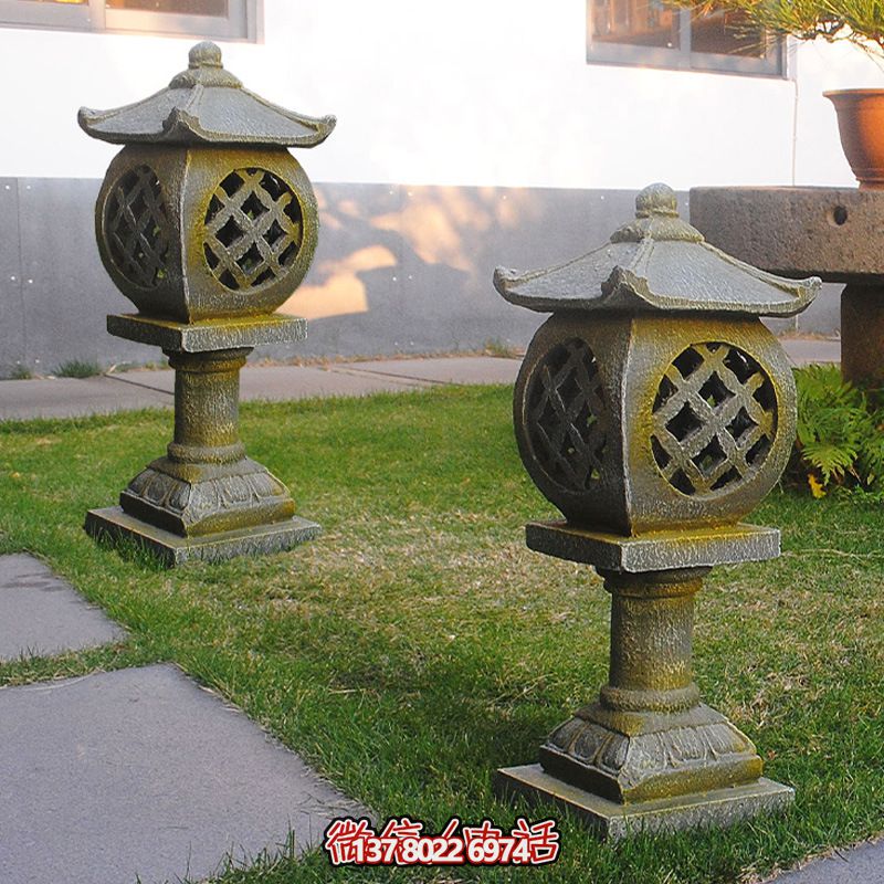 青石仿古日式园林草坪景观石灯笼