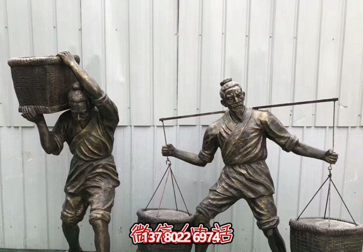 广场挑粮食人物仿真玻璃钢雕塑 广场挑粮食人物仿真玻璃钢雕塑