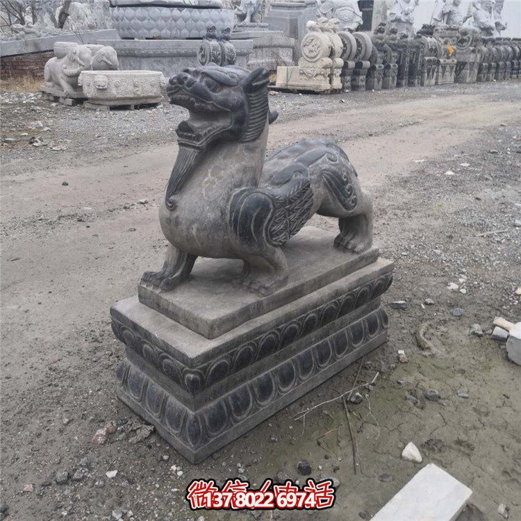 庭院门口青石石雕大型貔貅雕塑