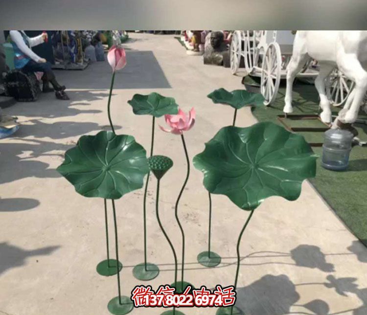 公园不锈钢彩绘园林荷花雕塑 公园不锈钢彩绘园林荷花雕塑