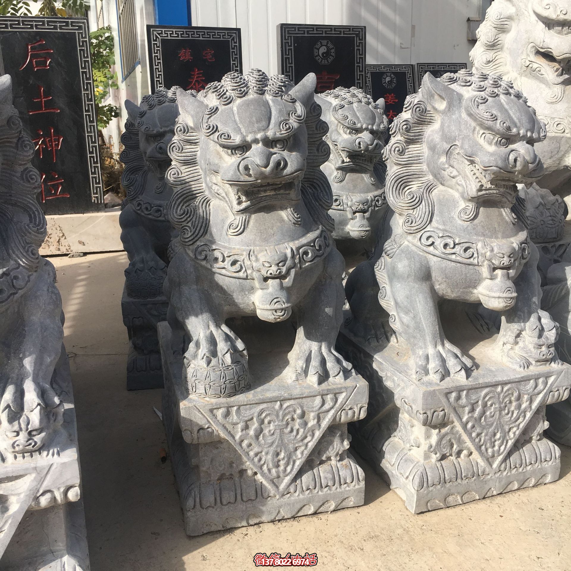 庭院镇宅青石石雕大型仿真动物狮子雕塑 庭院镇宅青石石雕大型仿真动物狮子雕塑