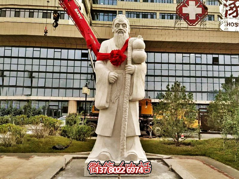 医院广场摆放站立浮雕大理石孙思邈雕塑 医院广场摆放站立浮雕大理石孙思邈雕塑