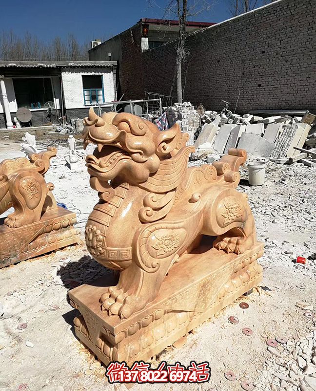 晚霞红石雕神兽麒麟雕塑 晚霞红石雕神兽麒麟雕塑