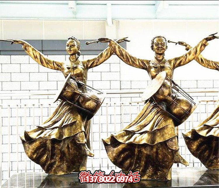 花园摆放少数民族跳舞人物玻璃钢仿铜雕塑 花园摆放少数民族跳舞人物玻璃钢仿铜雕塑