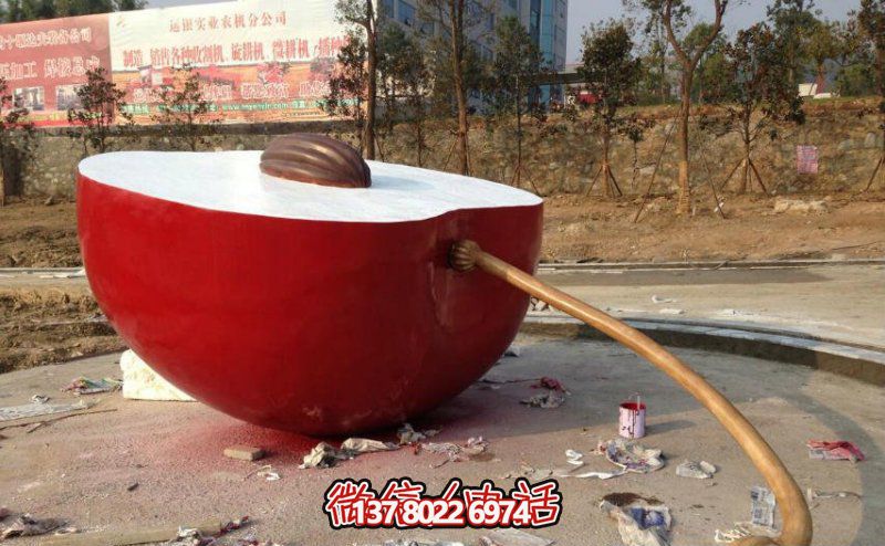游乐园半块玻璃钢苹果雕塑 游乐园半块玻璃钢苹果雕塑
