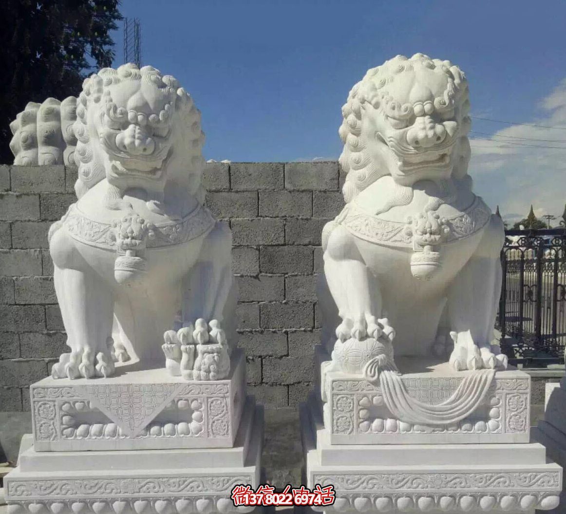 庭院别墅汉白玉石雕一对家用大门口的狮子雕塑 庭院别墅汉白玉石雕一对家用大门口的狮子雕塑