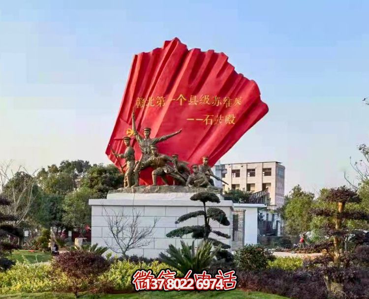 城市广场摆放玻璃仿铜红色文化主题红军人物雕塑