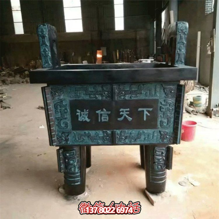 大型仿古青铜器鼎雕塑
