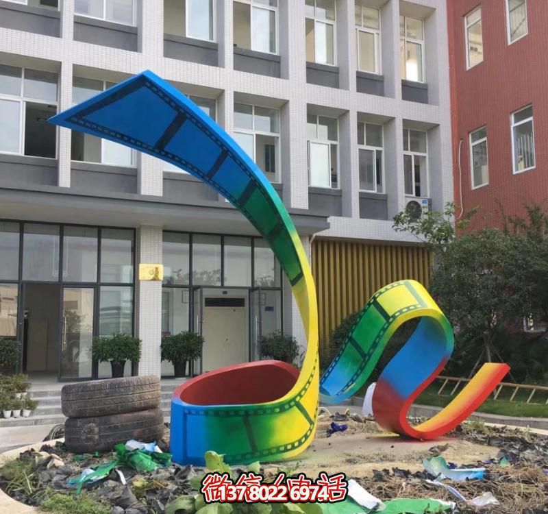 抽象小区玻璃钢抽象胶卷雕塑 抽象小区玻璃钢抽象胶卷雕塑