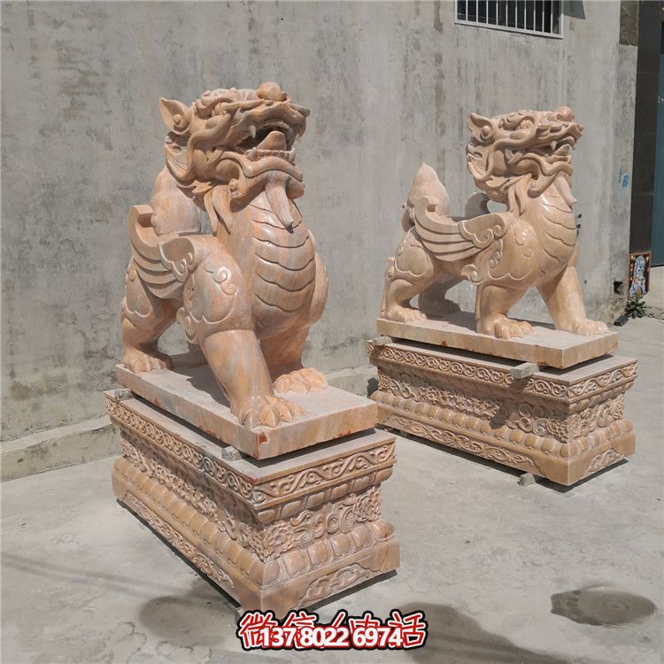 故宫门口晚霞红石雕貔貅雕塑 故宫门口晚霞红石雕貔貅雕塑