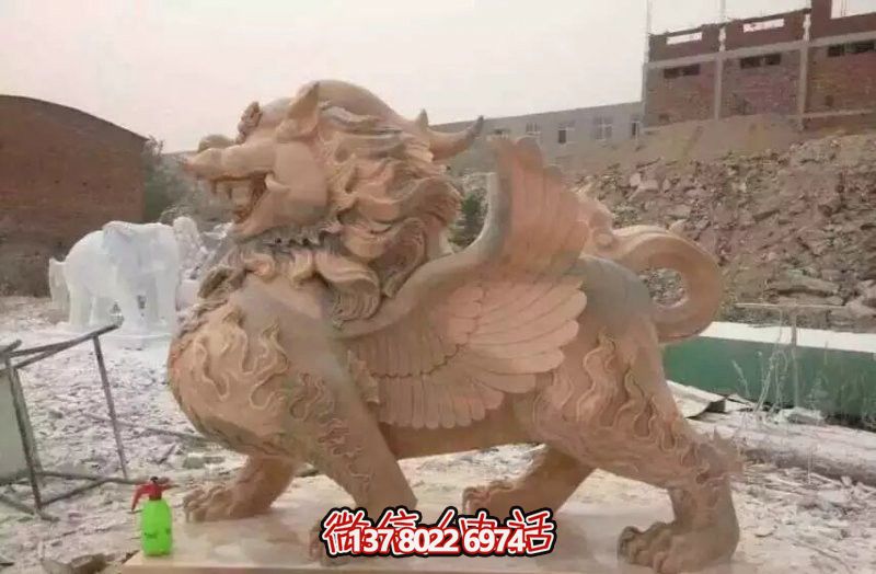户外广场大型神兽景观石雕黄蜡石貔貅雕塑 户外广场大型神兽景观石雕黄蜡石貔貅雕塑