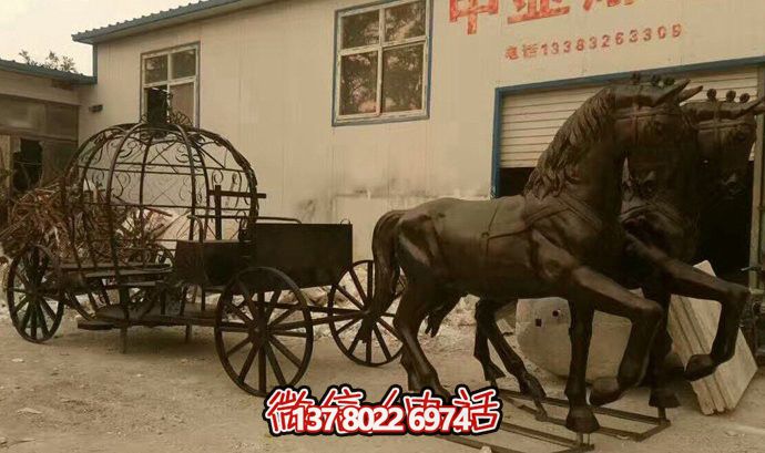 购物商场摆放黑色铸造青铜马车雕塑 购物商场摆放黑色铸造青铜马车雕塑